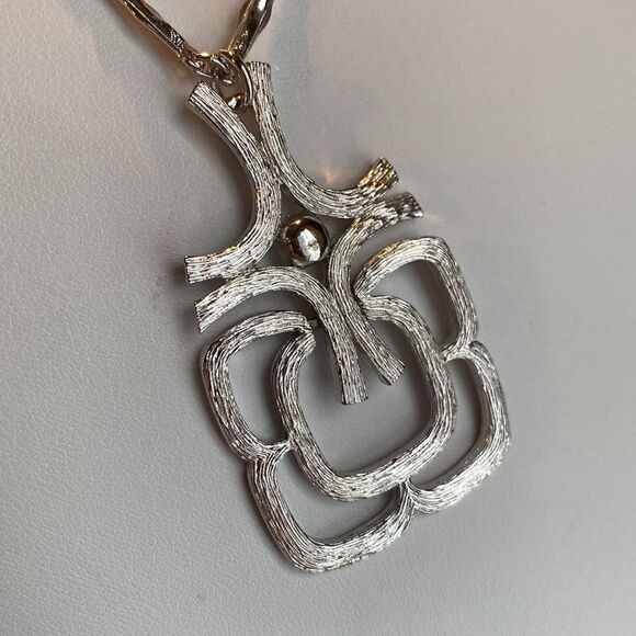 Vintage Avon Necklace Statement Pendant Silver-tone - Picture 3 of 10
